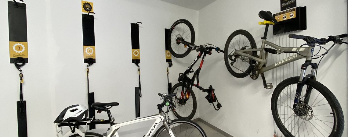 Bicycle parking and workshop