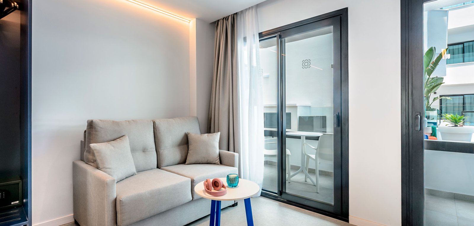 Room image Grote Studio met uitzicht op het zwembad