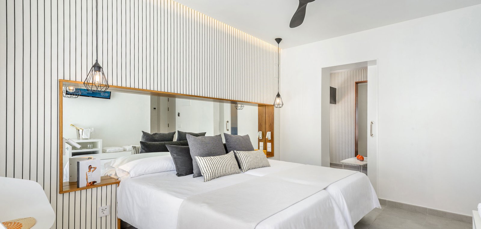 Room image AQUA Terrace Premium Suite.