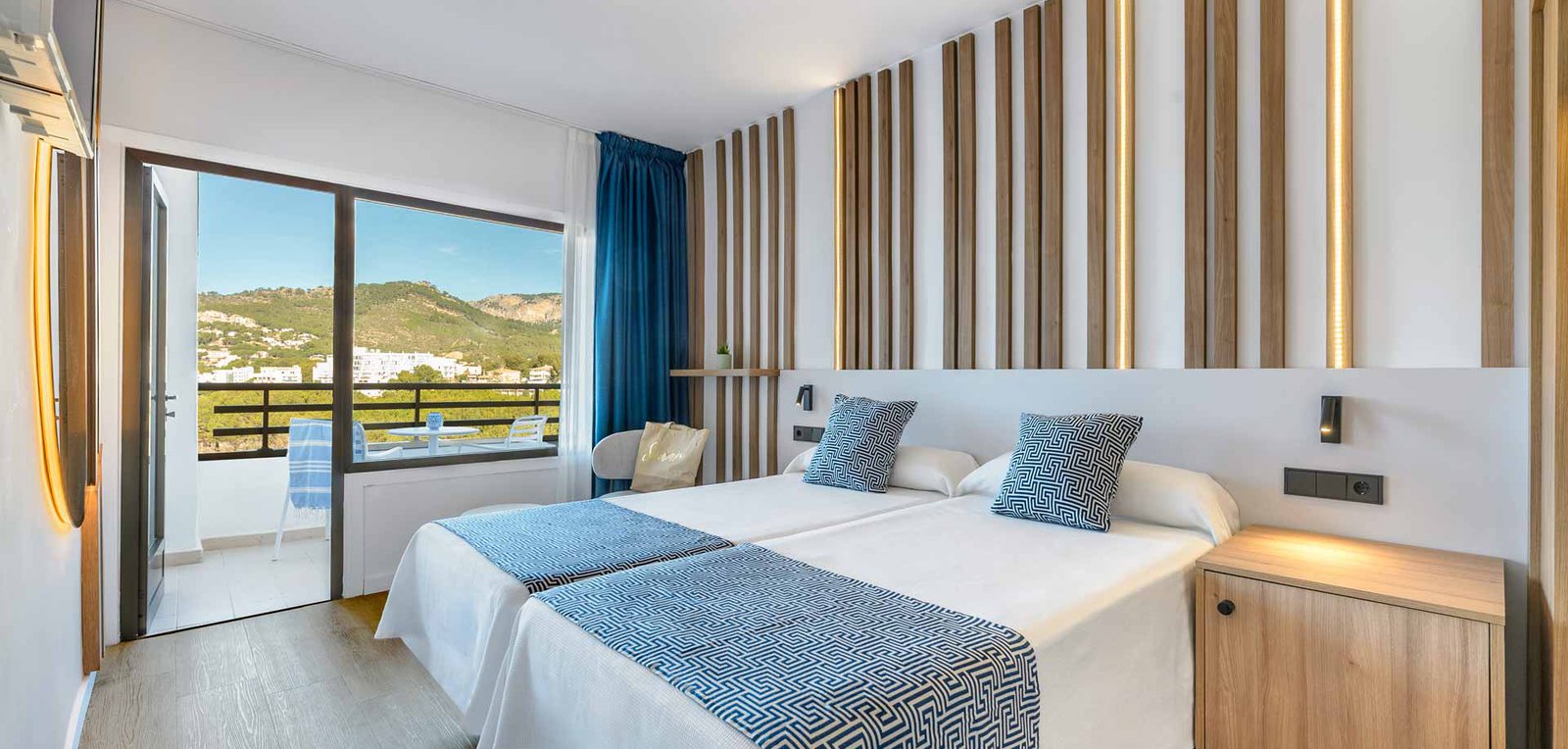 Room image Twin vue latérale sur la mer