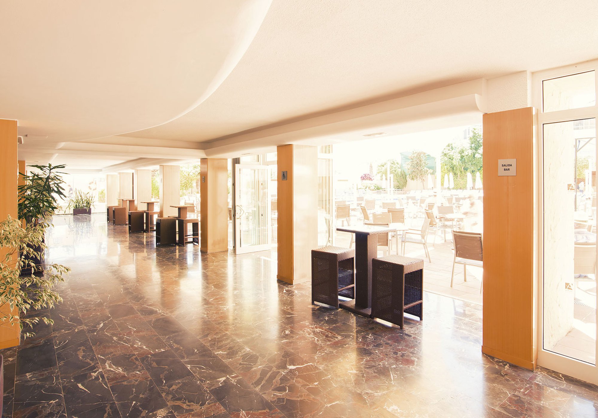 [common:hotelName, ]:extra item image