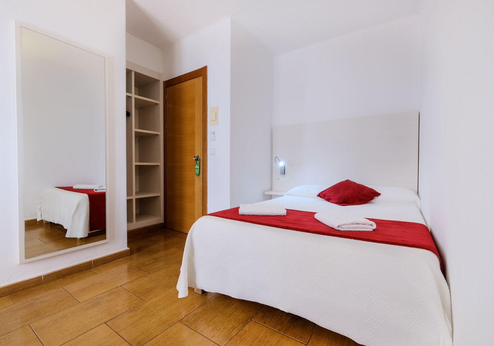 [common:hotelName, ]:extra item image