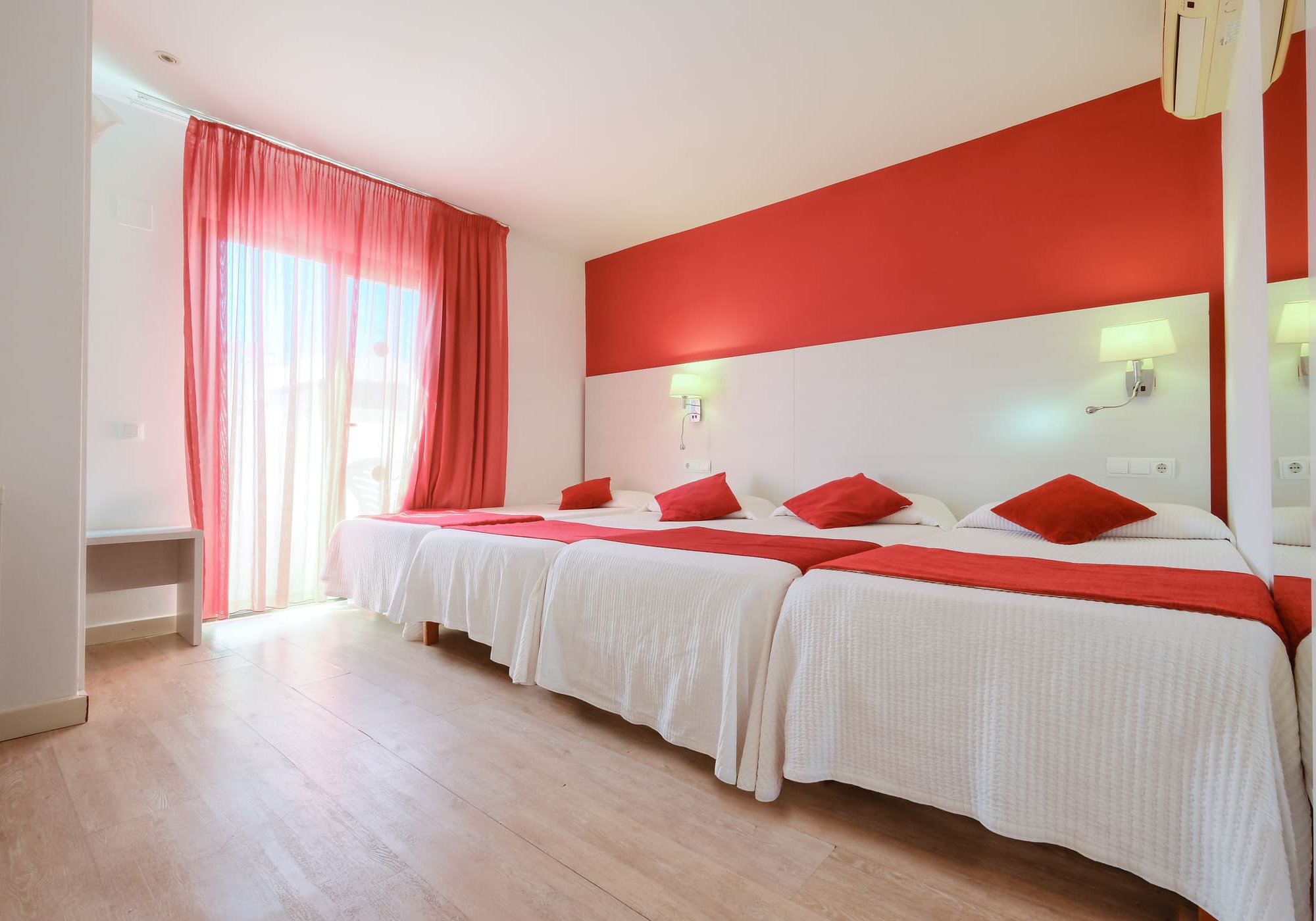 [common:hotelName, ]:extra item image