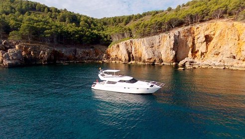 Private yacht excursions