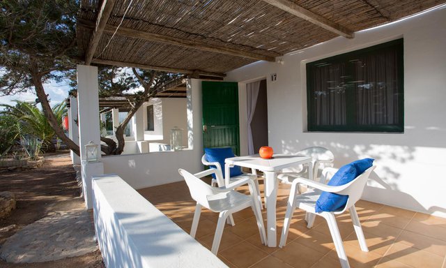 https://images.neobookings.com/hotels/formentera/punta-rasa/rooms/apartment-a-mr6p87o74g.jpg?width=600&height=400