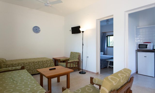 https://images.neobookings.com/hotels/formentera/punta-rasa/rooms/apartment-b-r0x157986p.jpg?width=600&height=400
