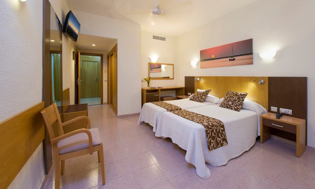 Il tuo Hotel sulla spiaggia di San Antonio, Ibiza Hotel centro a San Antonio, Ibiza - Hotel Gran Sol