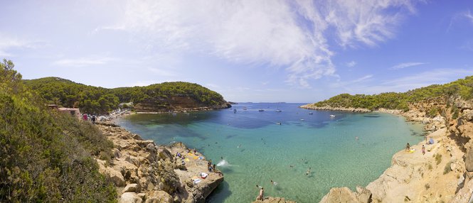 Discover Ibiza</br> from the sea