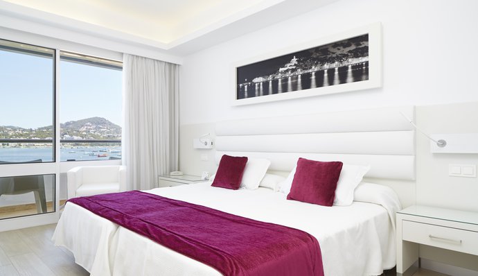 Accommodation in Talamanca Beach, IbizaLuxury hotel in Talamanca beach, Ibiza. Hotel Argos Grupo Sibiza