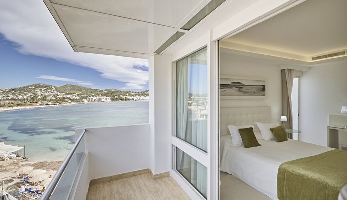 Accommodation in Talamanca Beach, IbizaLuxury hotel in Talamanca beach, Ibiza. Hotel Argos Grupo Sibiza