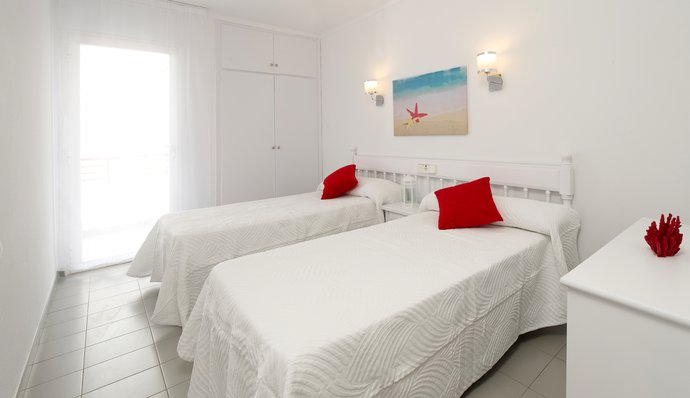 Hotel for families in San Antonio, IbizaResort Hotel and Apartments, Coral Star Ibiza - Star Resorts Group