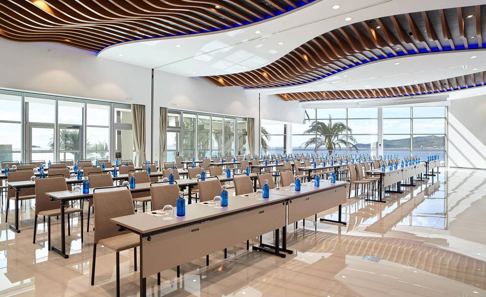 9 SALAS DE REUNIONES QUE SE ADAPTAN A LAS NECESIDADES DE CUALQUIER EVENTO 