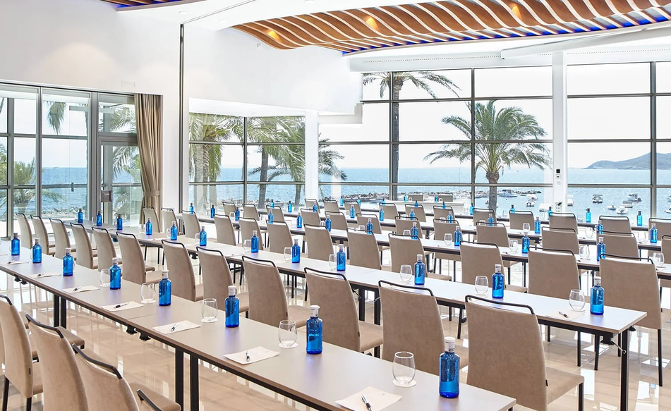 9 SALAS DE REUNIONES QUE SE ADAPTAN A LAS NECESIDADES DE CUALQUIER EVENTO 