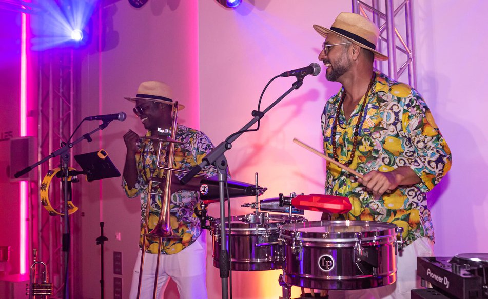 BANQUETES Y CÓCTELES 