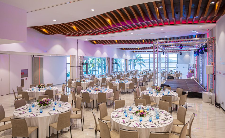 BANQUETES Y CÓCTELES 