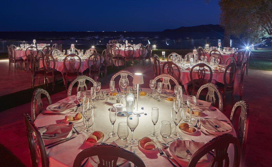 Hotel with panoramic restaurant in Playa d'en Bossa, Ibiza | Hotel ...