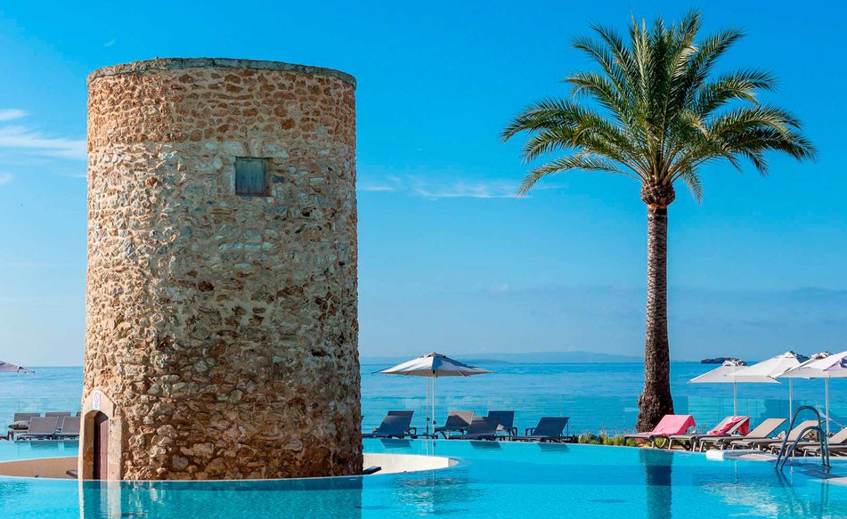 Outdoor swimming-pool