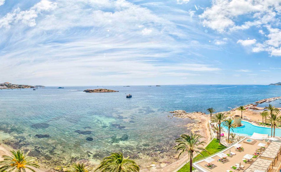 Outdoor swimming-pool