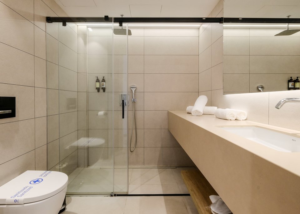 Images from Rooms 6