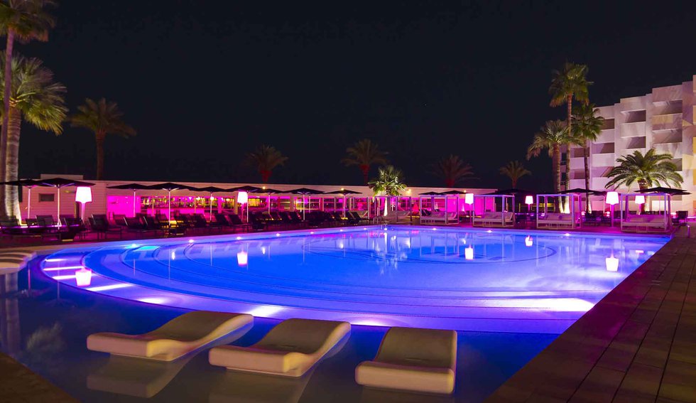 Swimming pool