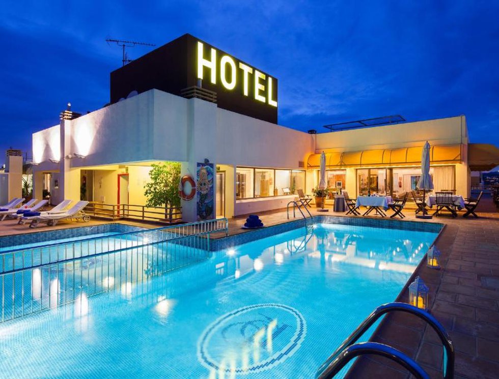 SCHWIMMBAD VORÜBERGEHEND GESCHLOSSEN