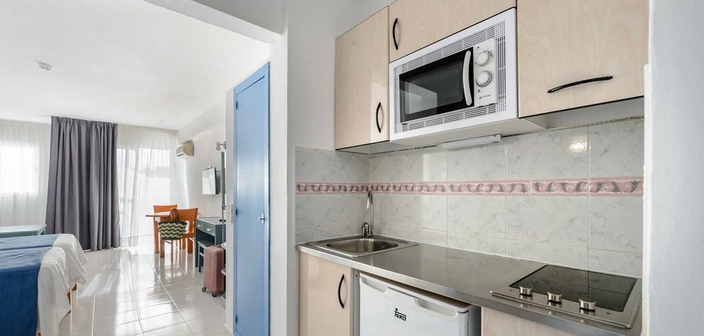 Room image Casual Studio with sea view (2 pax)