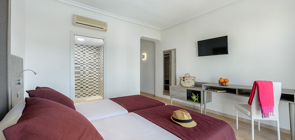 Room image Dubbelkamer met uitzicht op het zwembad