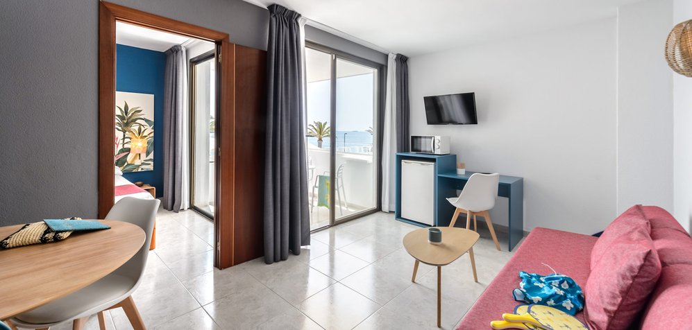 Room image 1 bedroom apartment with sea view (max 4 pax)