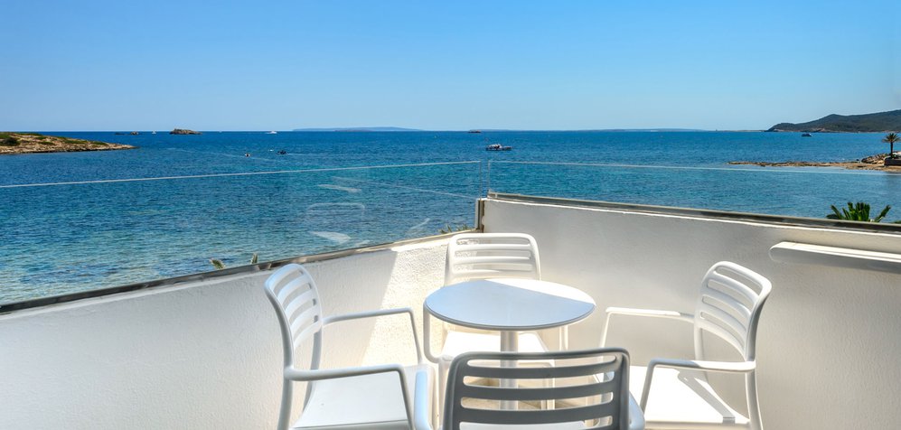 Room image 1 bedroom apartment with sea view