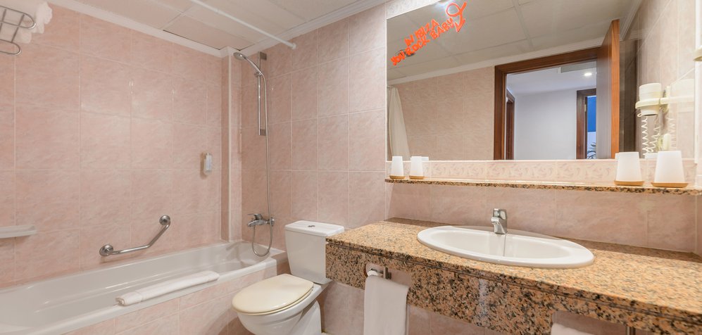 Room image 2 bedroom apartment with sea view