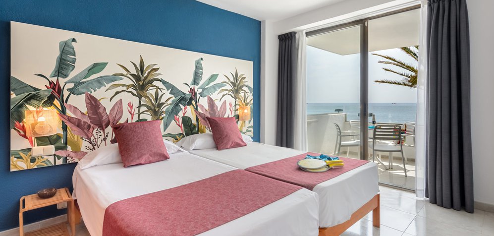 Room image 2 bedroom apartment with sea view