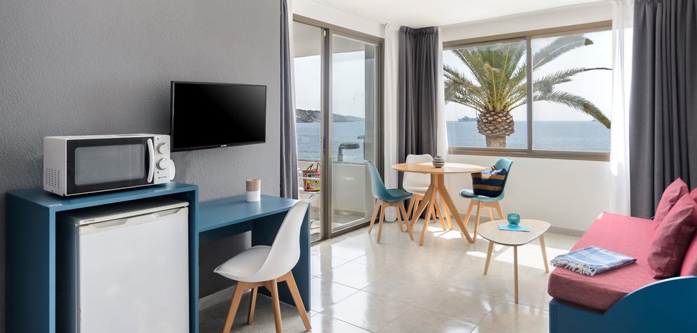 Room image 2 bedroom apartment with sea view