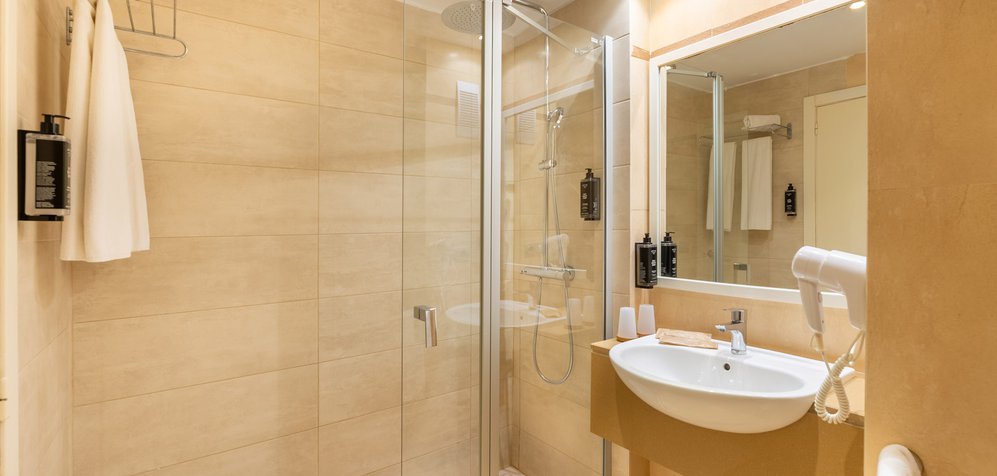 Room image Einzelzimmer mit seitlichem Meerblick