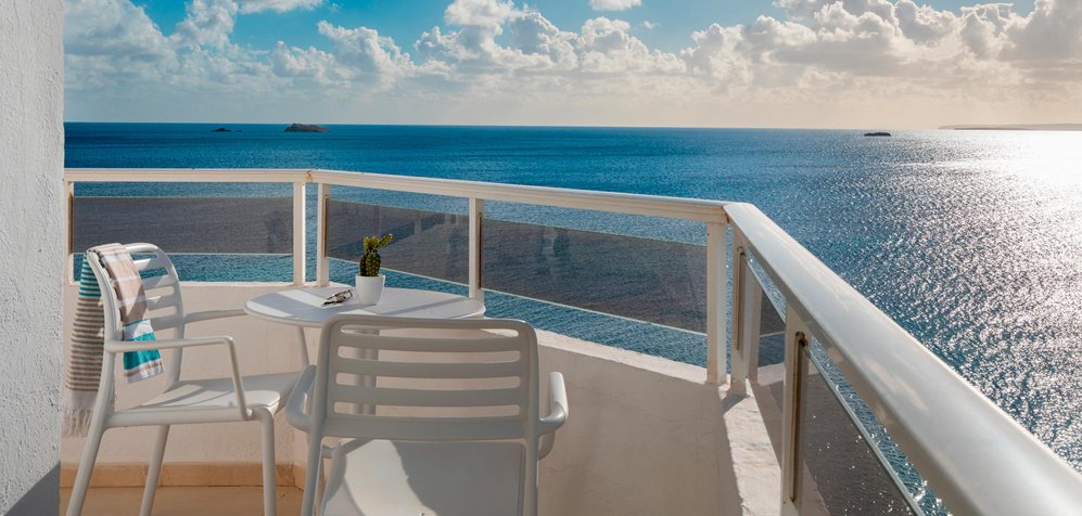 Room image Camera doppia superior con vista mare (2 pax)