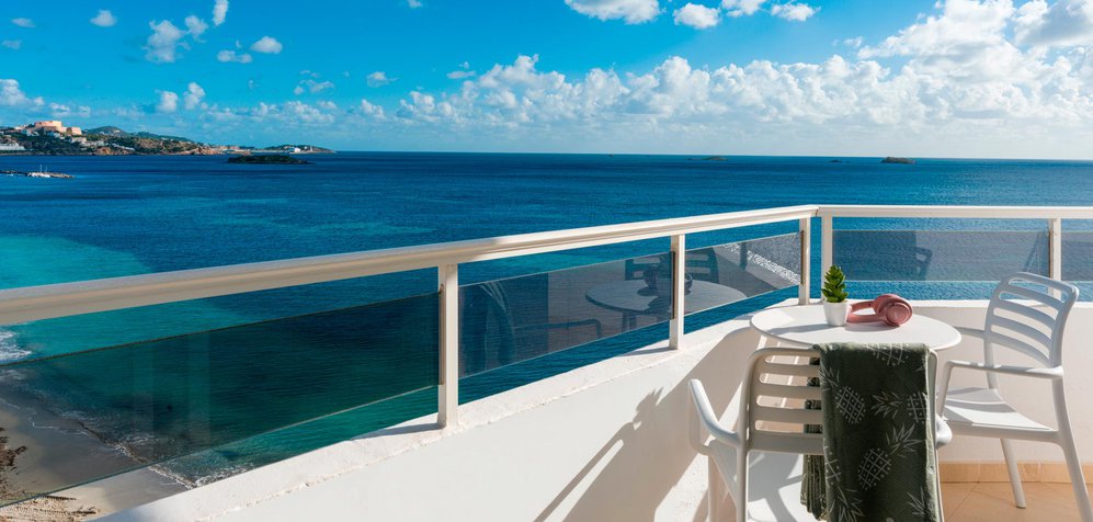 Room image Camera doppia superior con vista mare (2 pax)