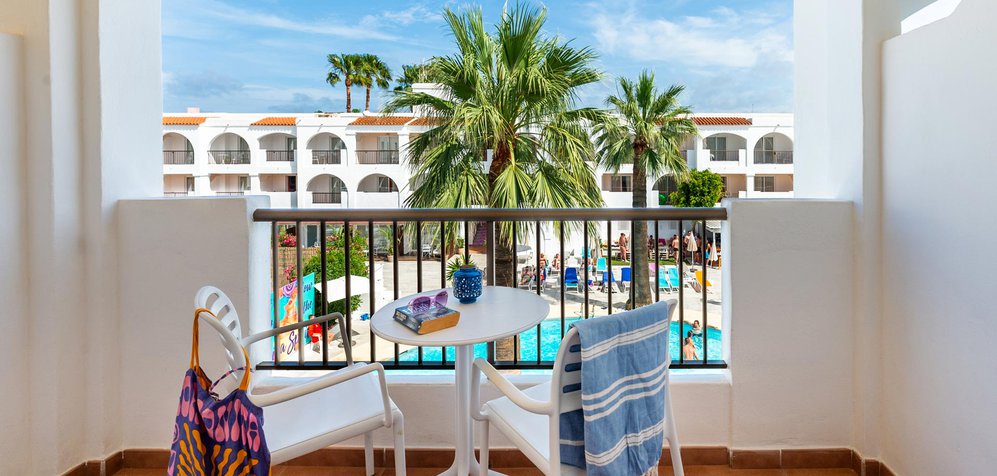 Room image Dubbelkamer met uitzicht op het zwembad