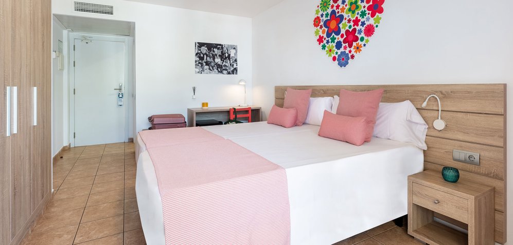 Room image Dubbelkamer met uitzicht op het zwembad