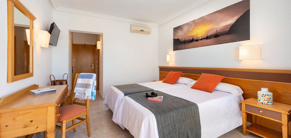 Room image Dubbelkamer met uitzicht op het zwembad