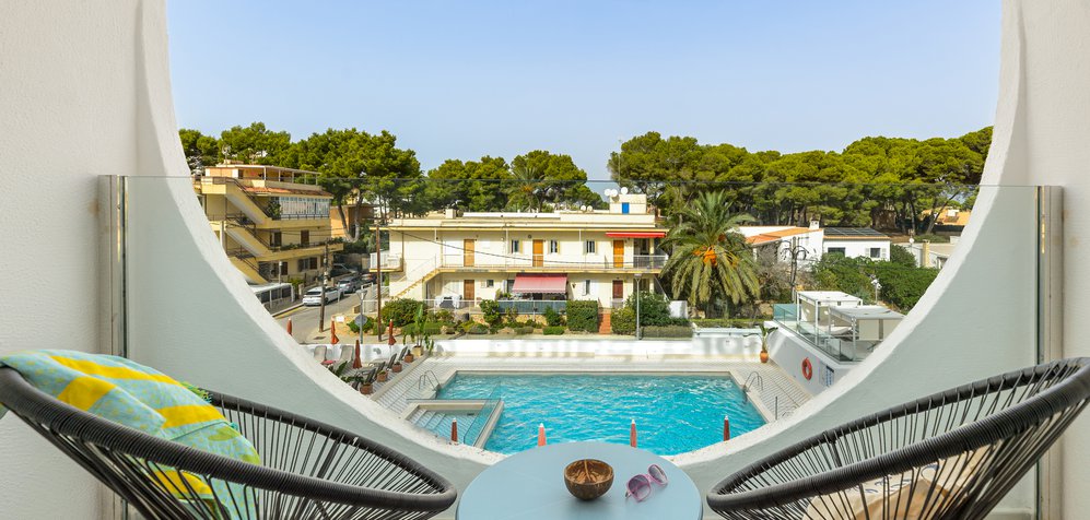 Room image Zweibettzimmer mit Poolblick