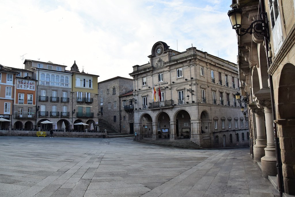 Imagen: plaza-mayor-ourense