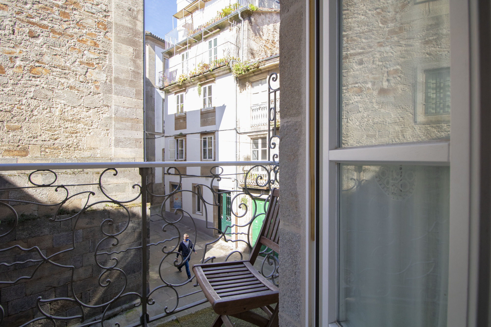 Imagen: https://images.neobookings.com/cms/aldahotels.es/section/los-6-mejores-hoteles-en-el-centro-de-santiago-de-compostela/pics/los-6-mejores-hoteles-en-el-centro-de-santiago-de-compostela-1qwvnr0ekx.jpeg