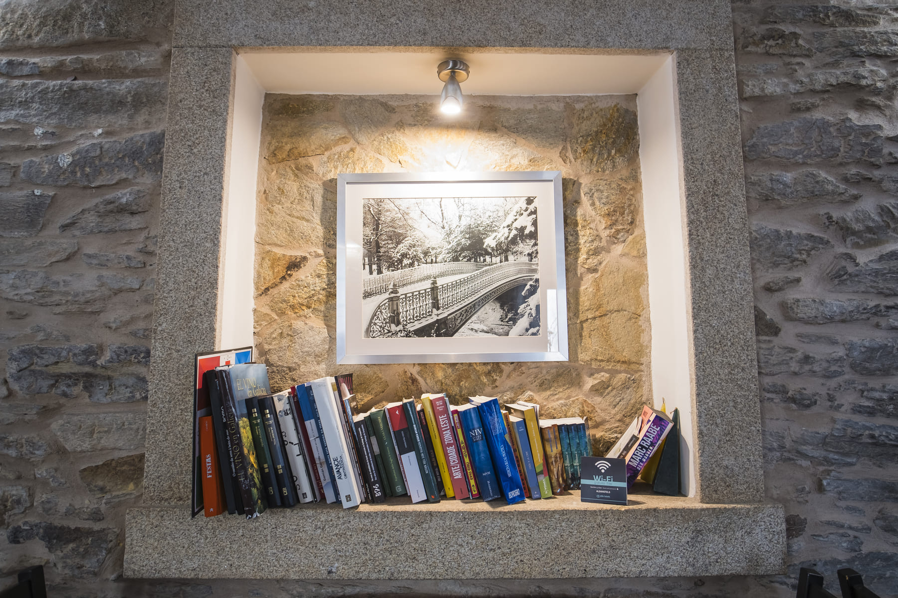 Imagen: https://images.neobookings.com/cms/aldahotels.es/section/los-6-mejores-hoteles-en-el-centro-de-santiago-de-compostela/pics/los-6-mejores-hoteles-en-el-centro-de-santiago-de-compostela-m1lkmx7erz.jpeg