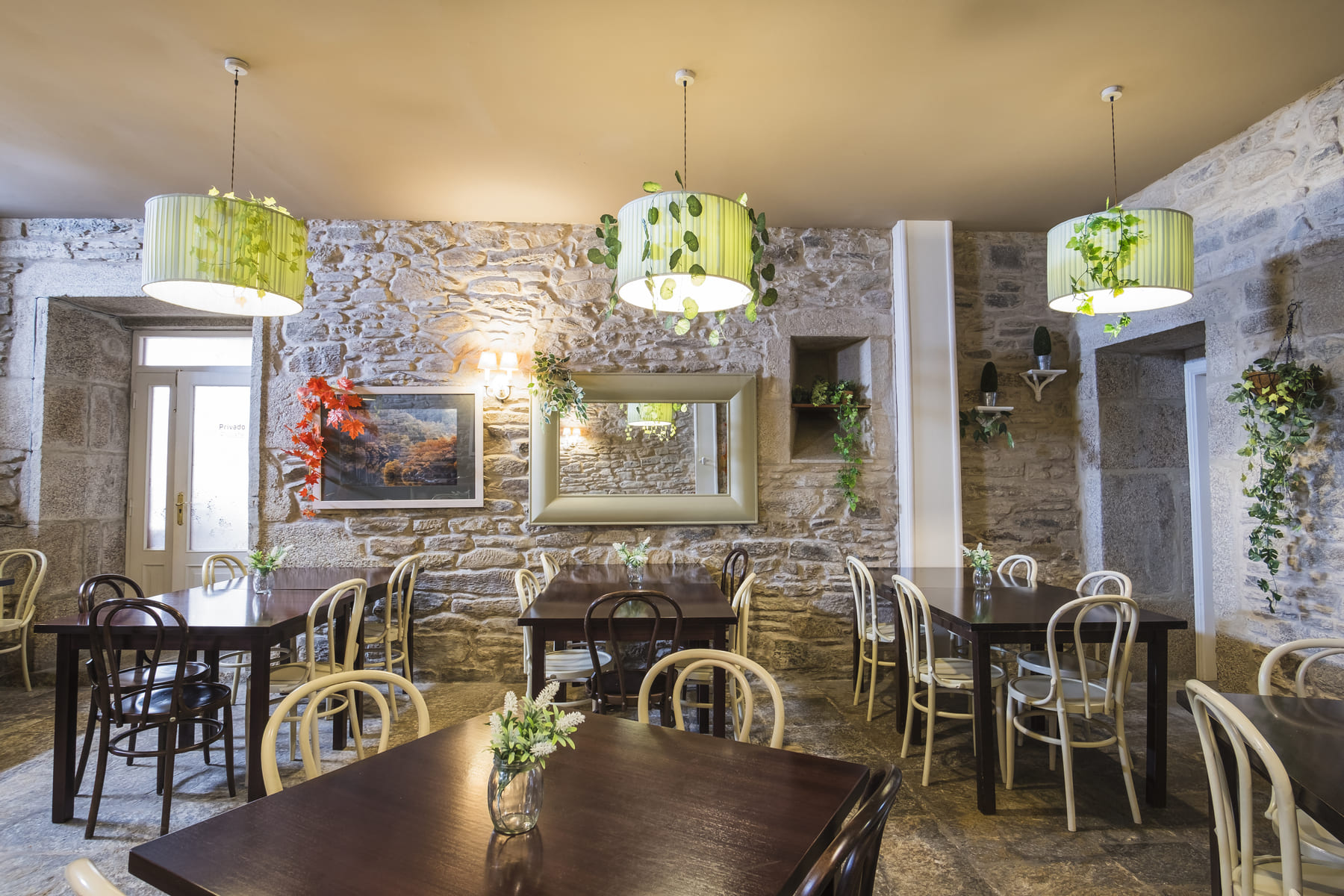 Imagen: https://images.neobookings.com/cms/aldahotels.es/section/los-6-mejores-hoteles-en-el-centro-de-santiago-de-compostela/pics/los-6-mejores-hoteles-en-el-centro-de-santiago-de-compostela-now2591w36.jpeg