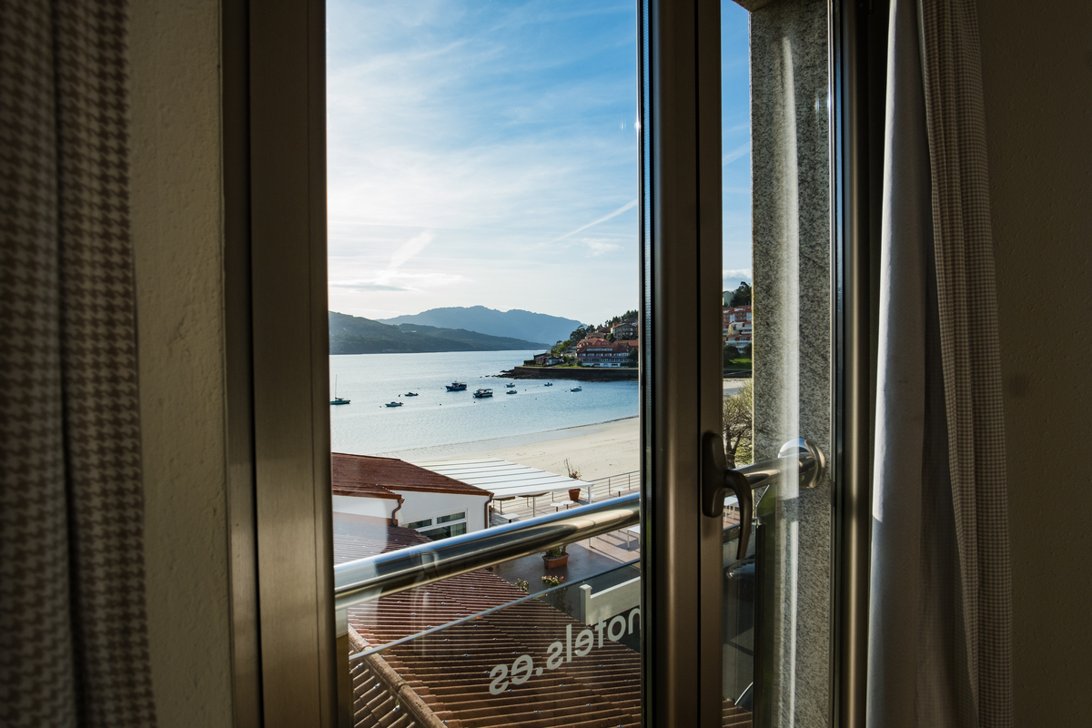 Imagen: https://images.neobookings.com/cms/aldahotels.es/section/mar-de-ardora-en-galicia-la-escapada-perfecta-para-vivir-el-eclipse-solar-de-2026/pics/mar-de-ardora-en-galicia-la-escapada-perfecta-para-vivir-el-eclipse-solar-de-2026-oyjkfjgn086524.jpeg