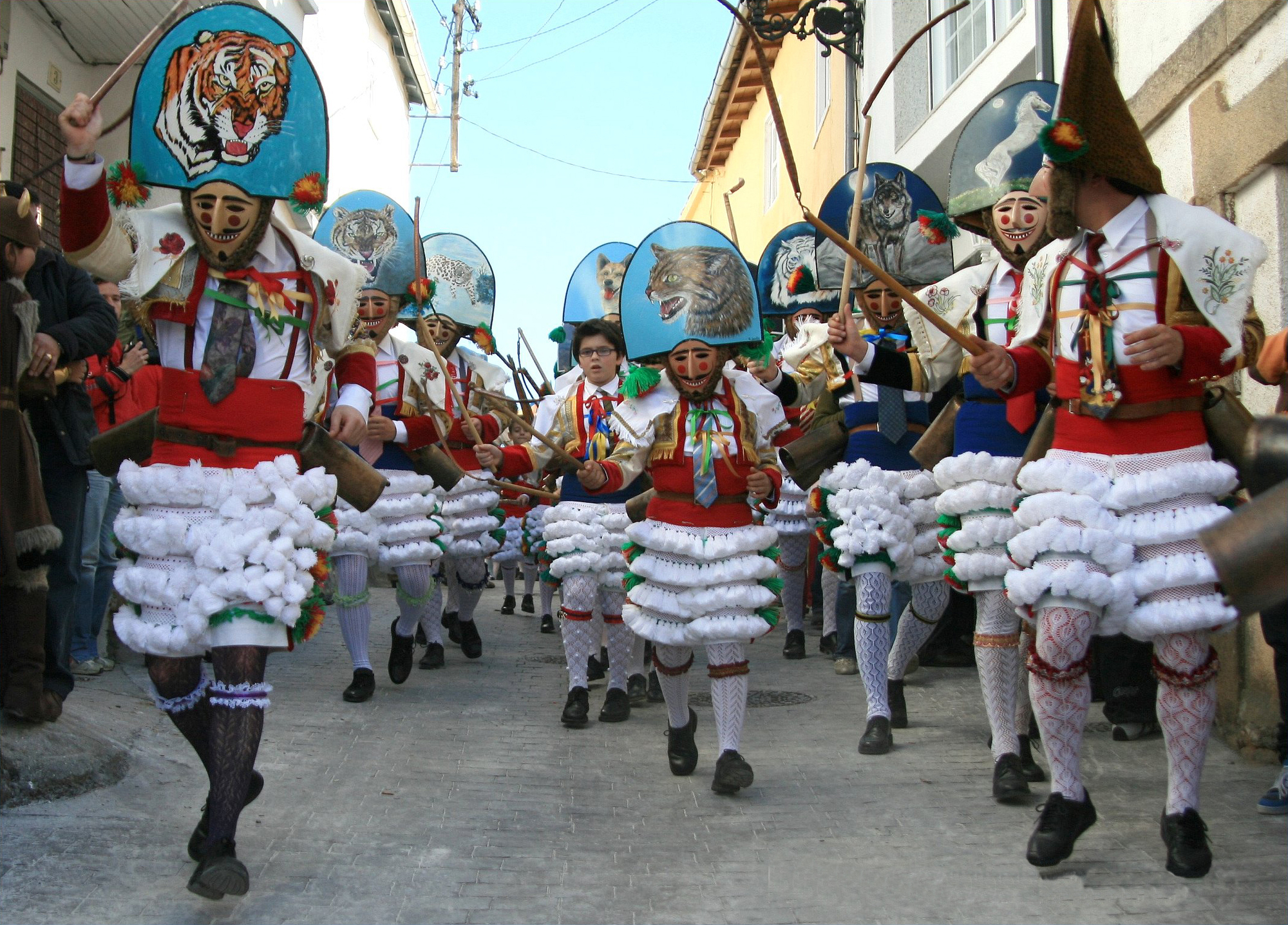 Imagen: https://images.neobookings.com/cms/aldahotels.es/section/vive-el-carnaval-de-ourense-una-experiencia-unica-en-galicia/pics/vive-el-carnaval-de-ourense-una-experiencia-unica-en-galicia-zme4m77egp.jpeg