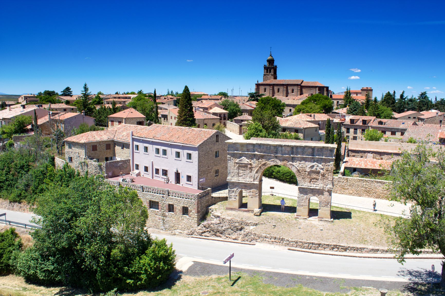 Imagen: https://images.neobookings.com/cms/devel.www.aldahotels.es/section/los-6-pueblos-de-soria-mas-bonitos-para-visitar-desde-la-ciudad/pics/los-6-pueblos-de-soria-mas-bonitos-para-visitar-desde-la-ciudad-61en6vqlk3.jpeg