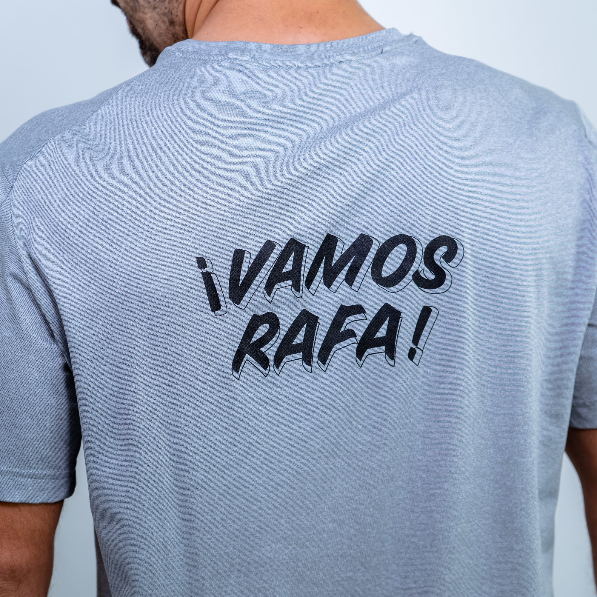Persona Estructuralmente vóleibol VAMOS RAFA!” becomes a T-shirt and facemask