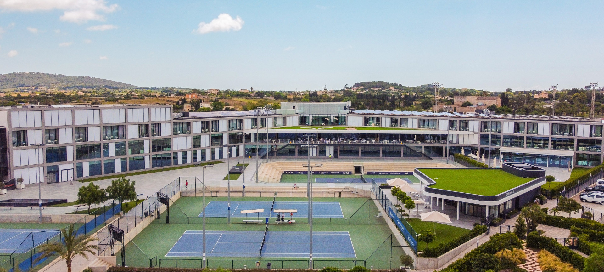 Maybe certain individuals from Rafa and Nole's camps here could learn ...