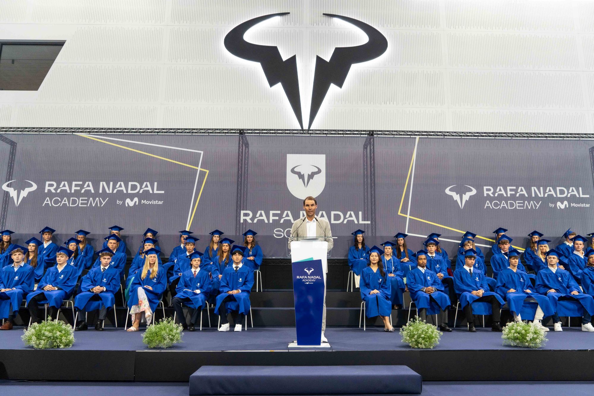 Rafa Nadal y Carlos Moyá destacan la importancia de los valores en la graduación de la Rafa Nadal Academy by Movistar