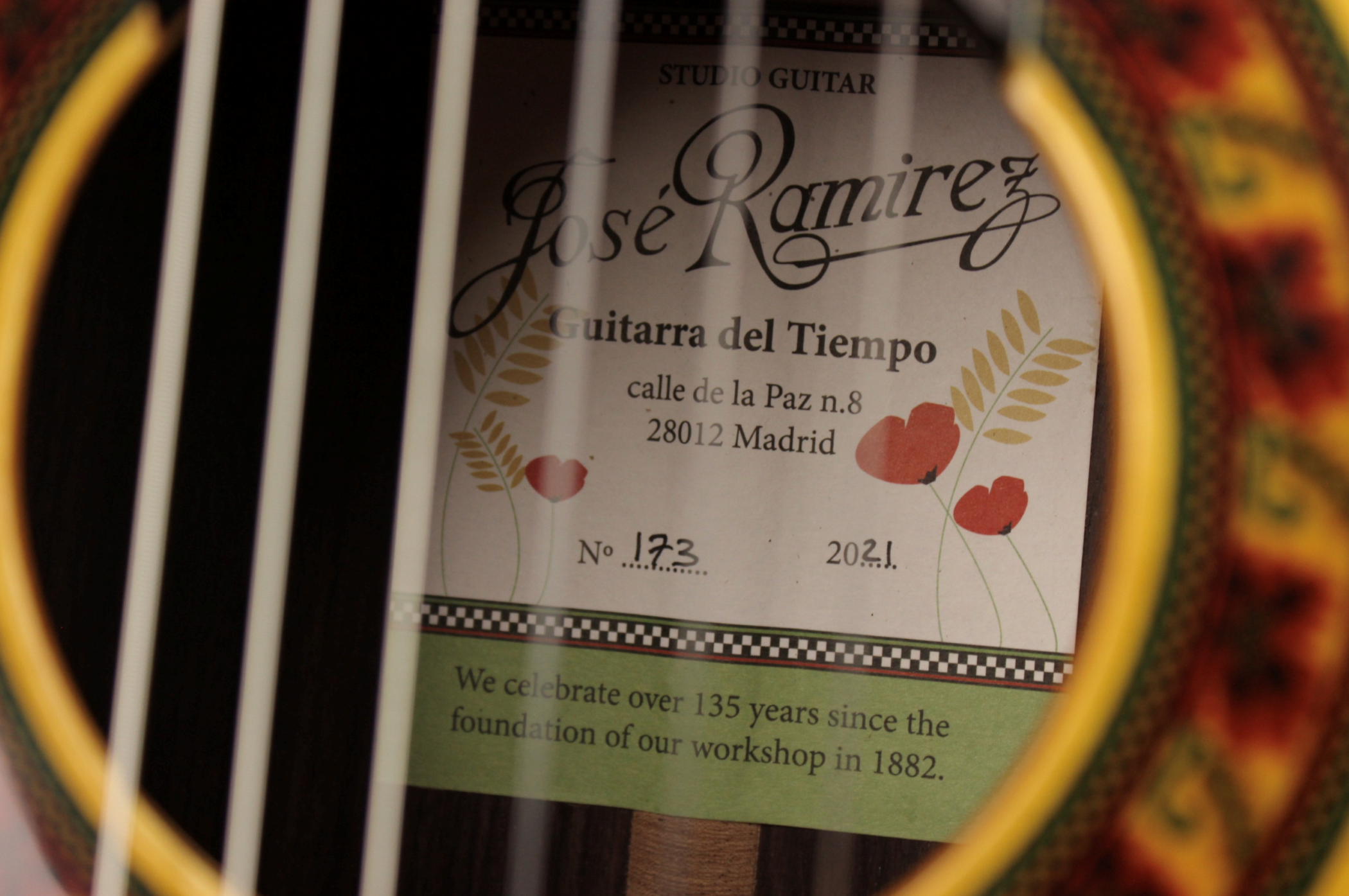 Imagen: https://images.neobookings.com/cms/umusic-hotels.com/section/local-legends-luthiers-of-madrid/pics/local-legends-luthiers-of-madrid-voe75mml5r.png